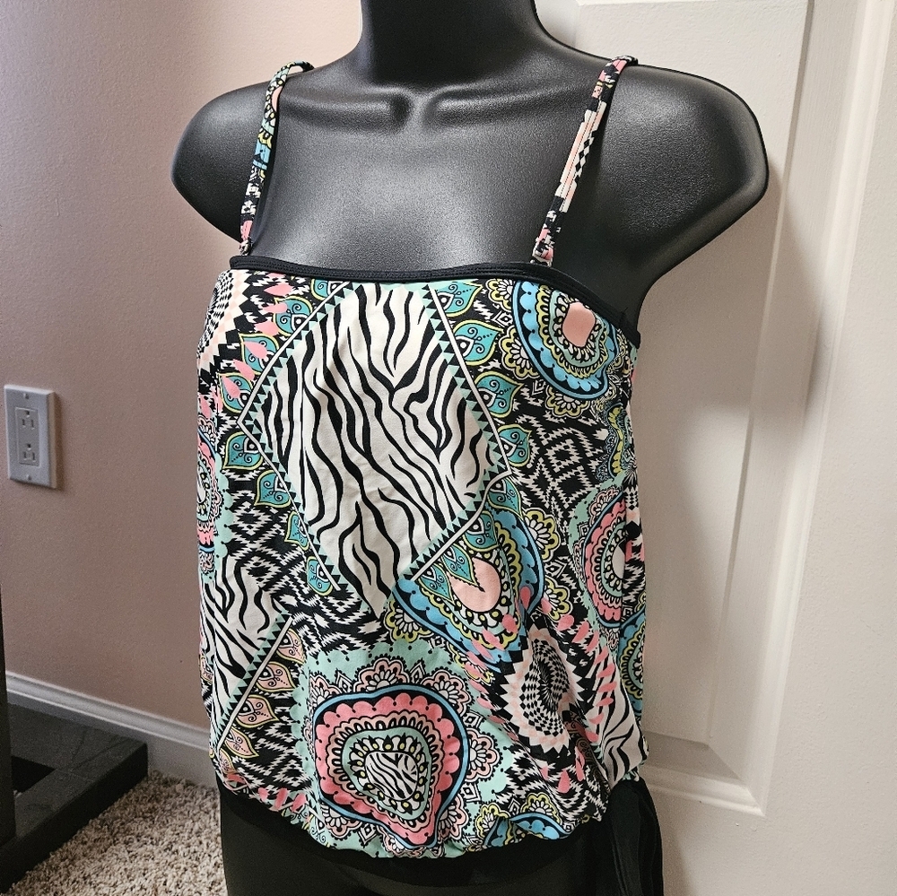 VENUS Vibrant Patterned Tankini - Picture 6 of 15